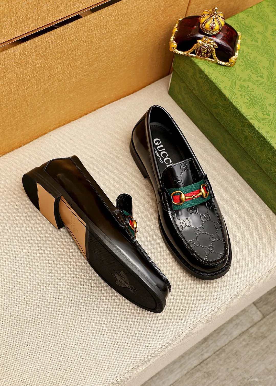 Men's shoes 💰460 💐 Product trademark: GUCCI "Gucci" casual leather shoes Regular size: 38-44 (45🉑️customized) Product materials: Selected imported first-layer open-edge beaded cowhide leather upper + luxury hardware buckle, imported water-dyed cowhide leather lining. Strong three-dimensional visual effect, original combination outsole Color: 5⃣️colors available